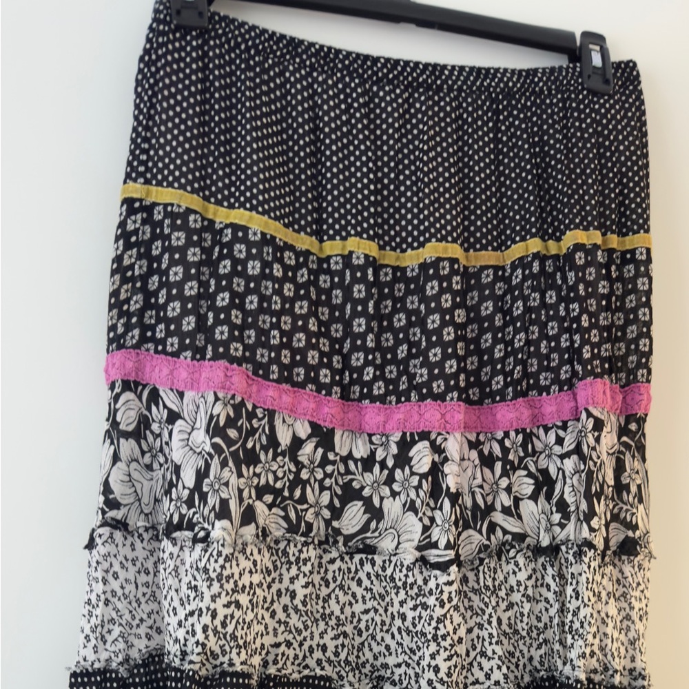 Romeo & Juliet Couture A-Line Skirt - Black, Pink, White, Gold - Size XL